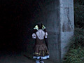 ライブ前にアイドルが 全身黒塗りして、アルバイト！！