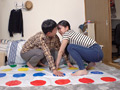 素人妻が一般大学生の自宅に一泊 ひかりさん 32歳