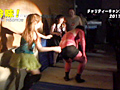 大雨の野外キャットプロレス