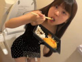 ちかちゃんトイレで早弁