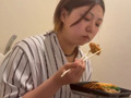 大学生Yちゃんのトイレで早弁