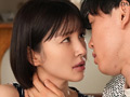 欲求不満の人妻が自ら腰を振る。接吻中出し不倫 角奈保