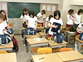 ガツガツ女子○生の校内発情SEXをのぞく！