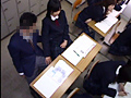ラブラブ女子○生の校内イチャつき手コキをのぞく