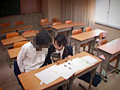 ラブラブ女子○生の校内イチャつき手コキをのぞく