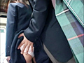 通学バスで女子○生に勃起チ○ポを握らせてヤらせる