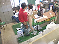 工場で働く原石美人はおやじ達の3Kチ○ポも拒めない