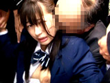 集団痴○されている女子○生が視線を送ってきたら1