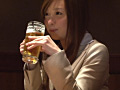 美淑女の無防備パンチラを見たら…貴方ならどうする？1