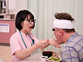 看護師さんに惚れられ彼女がそばにいるのにヤられた2