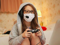 オンラインゲームで出会った子がビッチギャル 1 ＆ 2