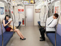 最終電車で痴女とまさかの2人きり！スレンダー美女