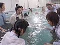 女子○生限定20人 制服ビチョ濡れ水泳大会！！