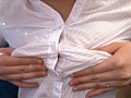 着衣が滲むほど滴るミルク ノーブラ母乳搾り出しバス