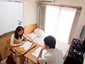 自宅に招いた人妻のブルマ尻に興奮し思わず即ハメ！