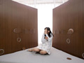 素人女子大生が無数に生えた壁ち○ぽの即ヌキに挑戦！2