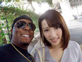黒人男性による素人妻口説き連れ込みメガち○ぽSEX！