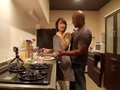 黒人男性による素人妻口説き連れ込みメガち○ぽSEX！