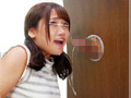 素人女子大生が無数に生えた壁ち○ぽの即ヌキに挑戦！ 4