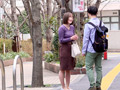 絶倫巨乳妻と童貞男子がラブホからの脱出に挑戦！2