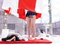 女子大生が青空ビキニ生着替えチャレンジ！2