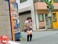 J○ノーブラとびっこ散歩！！