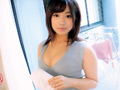 ねっとり乳揉みされ腰をくねらせ感じまくる巨乳妻！