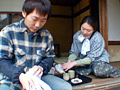 畑を耕す田舎っぺおっかさん中出し 結城圭子