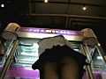 UFOキャッチャーにはまった美女たちのパンチラ