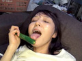 人妻マン汁野菜オナニー