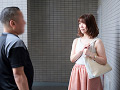 隣人妻の淫らな恩返し 中野真子