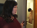息子を溺愛する爆乳ママ