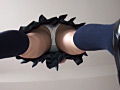 女子○生のしゃがんだ股間