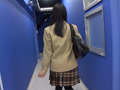 階段女子○生 どんな気持ちでパンティを選んだのか？編