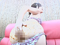 可愛い子の野外糞かき出しアナニー