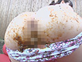 可愛い子の野外糞かき出しアナニー