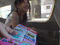 美少女○○生 大渋滞にはまってしまい失禁寸前！