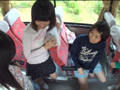 疑う事を知らず○○○山行きバスに乗り込んだ少女達