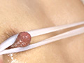 人より乳頭が長ーく超敏感なのがコンプレックスなんです