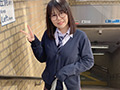メガネっ娘の「こなっちゃん」学校では優等生だけど…。