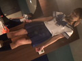 めいちゃんのローファー、ガラステーブルでザリCRUSHー1