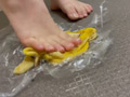 踏み潰しCRUSHのある風景1 裸足編