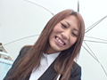 リクルートスーツを着た女に脚責めされた