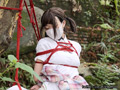 森に迷い込んだ女の子を緊○外飼いペット化