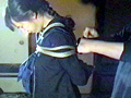 緊○セーラー服・裾まくり羞恥責め