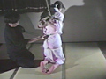 女囚艶獄・コブ縄また股間○問