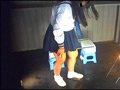 ヒキガエルとアマガエルを都内有名女子校OGが踏み潰す！