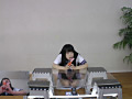 魚肉ソーセージをフェラしながら踏み潰す激カワ娘