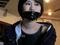 助けを呼べない女の子