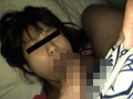 ○る妻の隣で連れ子を○す鬼○義父の卑劣わいせつ行為